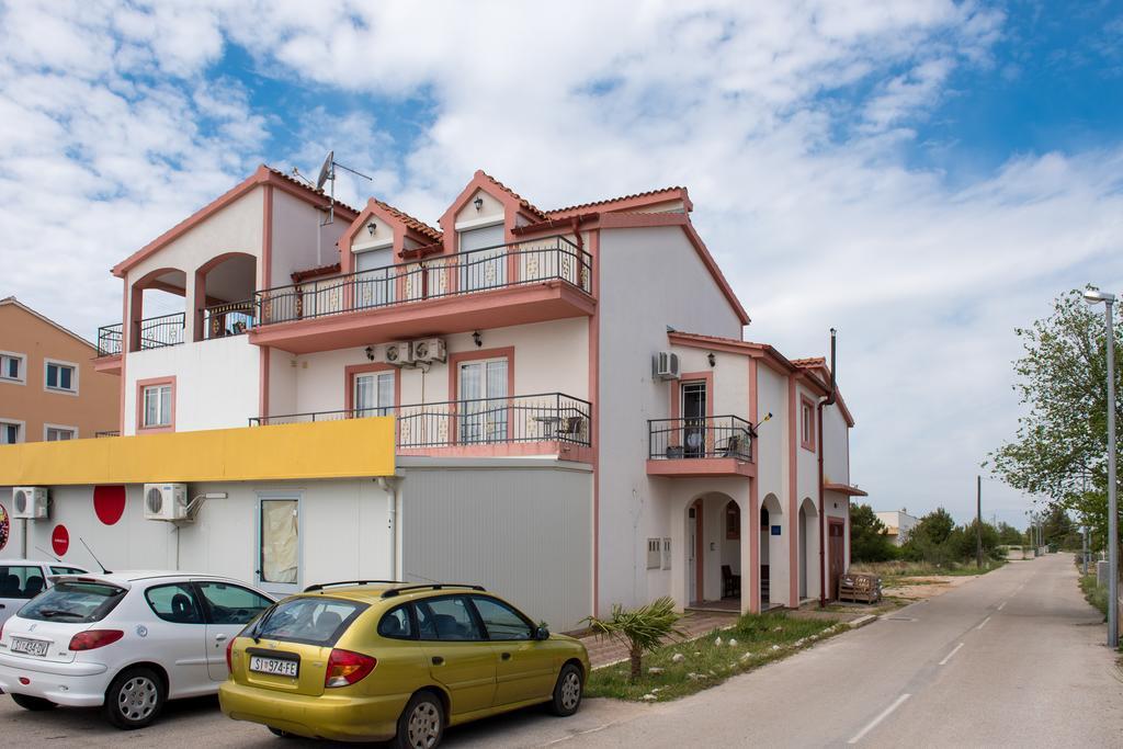 לוזובאק Apartmani Krka Rooms מראה חיצוני תמונה