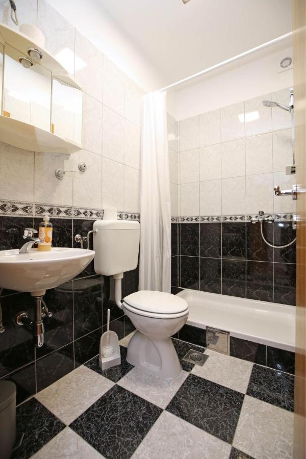 לוזובאק Apartmani Krka Rooms מראה חיצוני תמונה