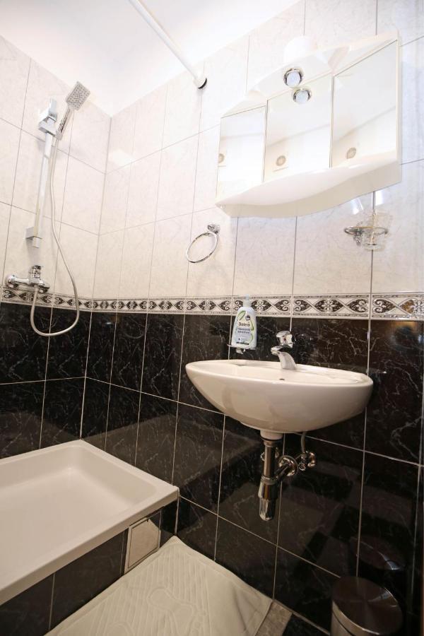 לוזובאק Apartmani Krka Rooms מראה חיצוני תמונה