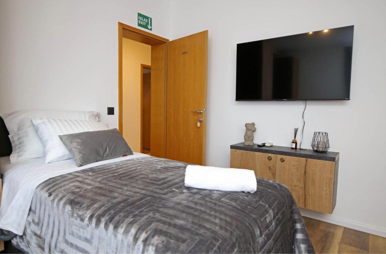 לוזובאק Apartmani Krka Rooms מראה חיצוני תמונה