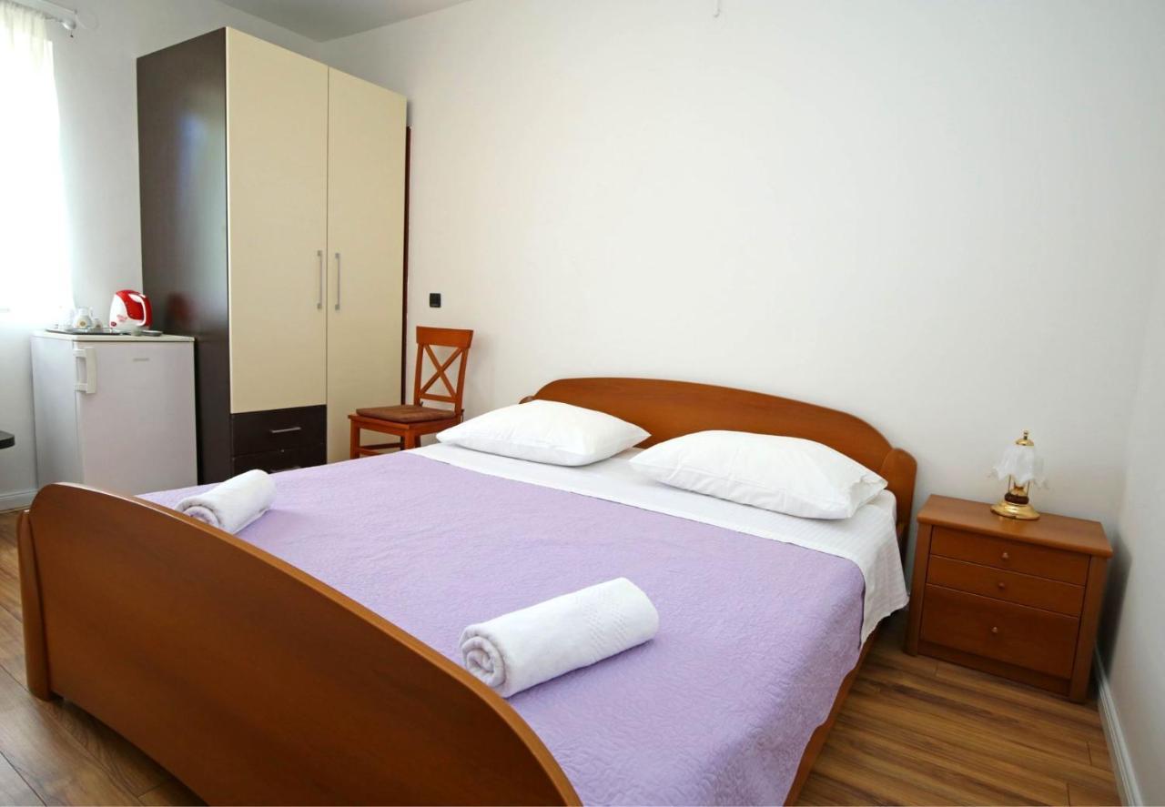 לוזובאק Apartmani Krka Rooms מראה חיצוני תמונה