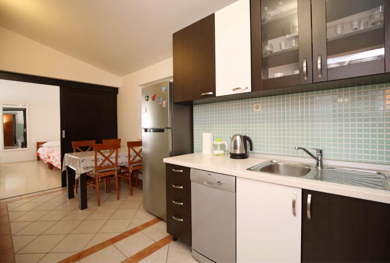 לוזובאק Apartmani Krka Rooms מראה חיצוני תמונה