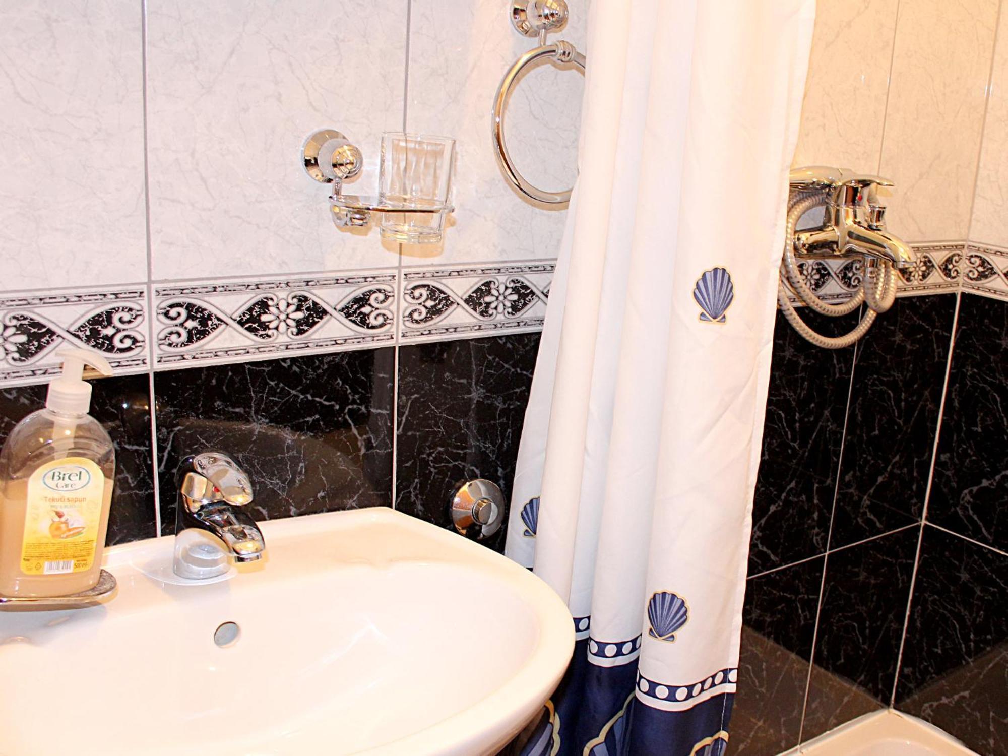 לוזובאק Apartmani Krka Rooms חדר תמונה